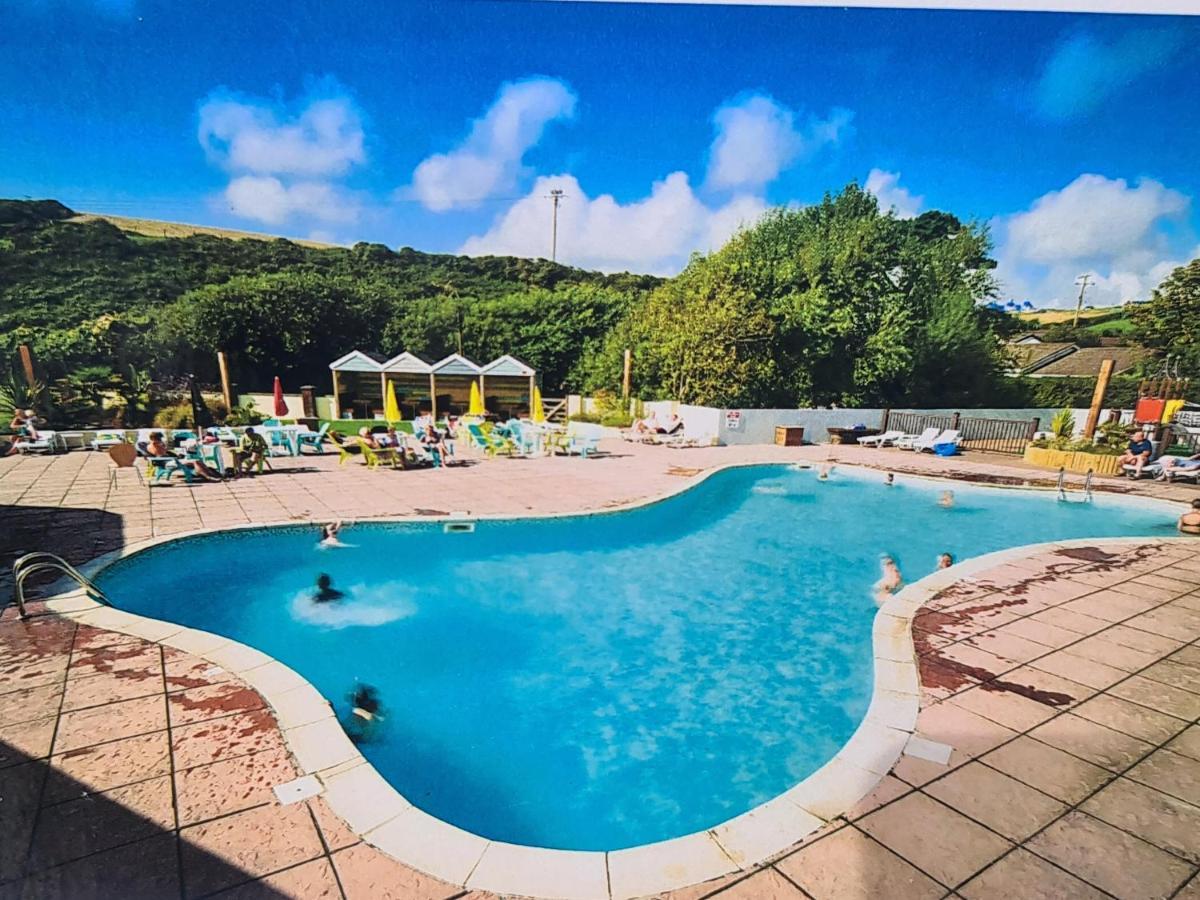 Mawgan Pads Newquay Bay Vila Exterior foto